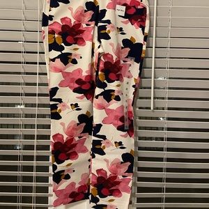 COPY - Old Navy Pixie Pants. High Rise, size 10. White with pink and navy flora…